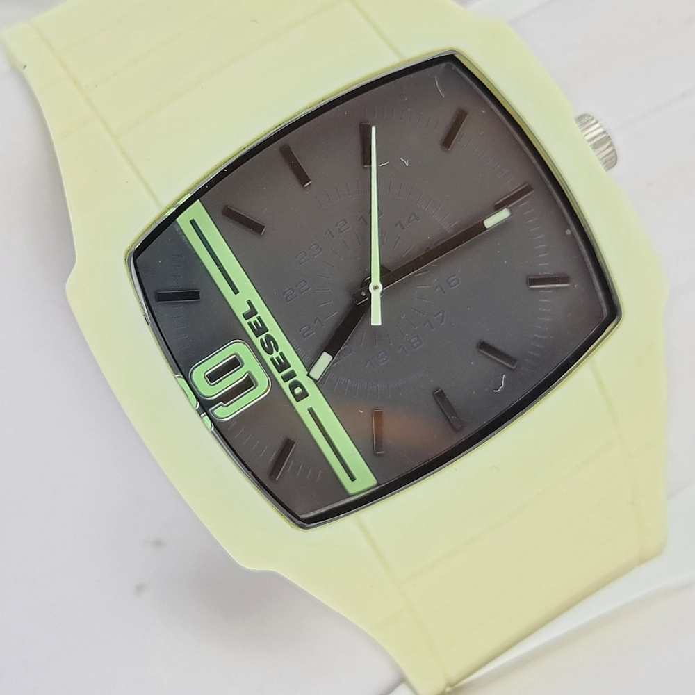 Diesel Mens DZ-1327 GLOW IN THE DARK Super Chunky